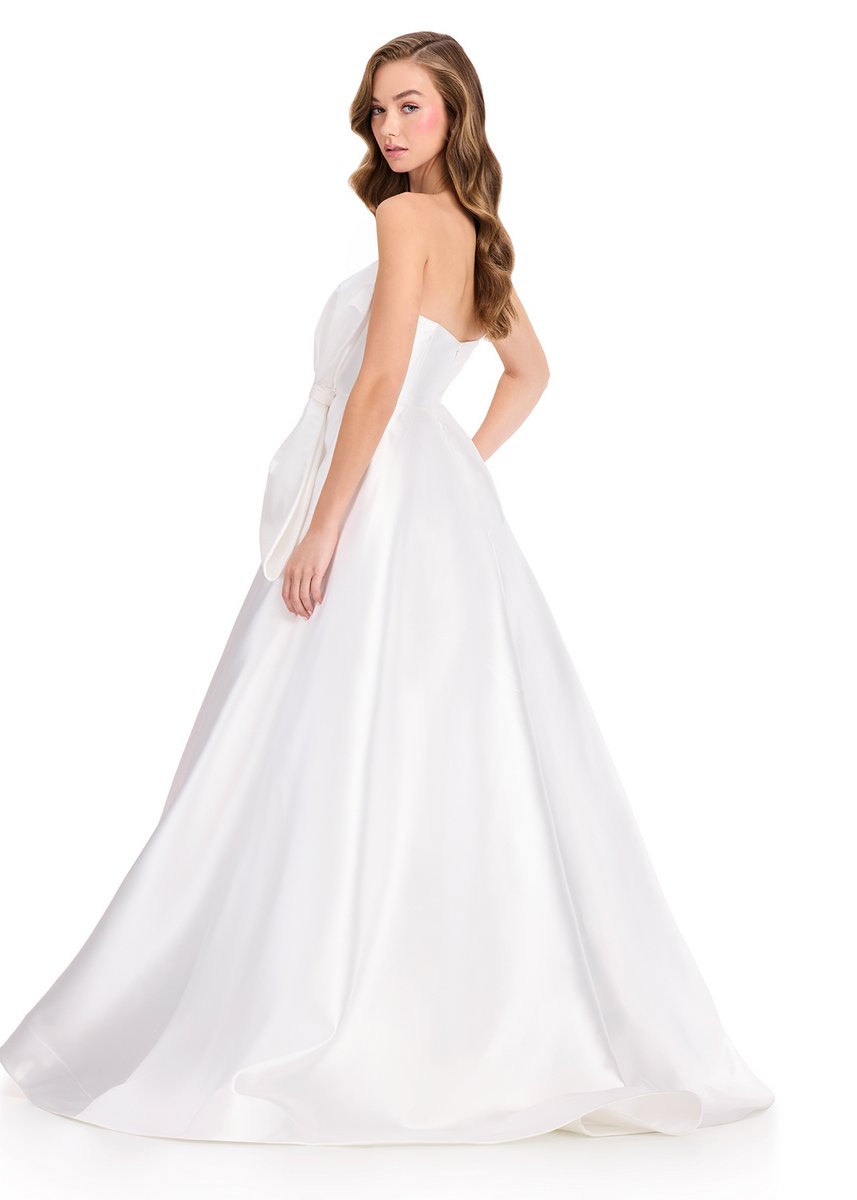 ASHLEYlauren 12401 – Ivory