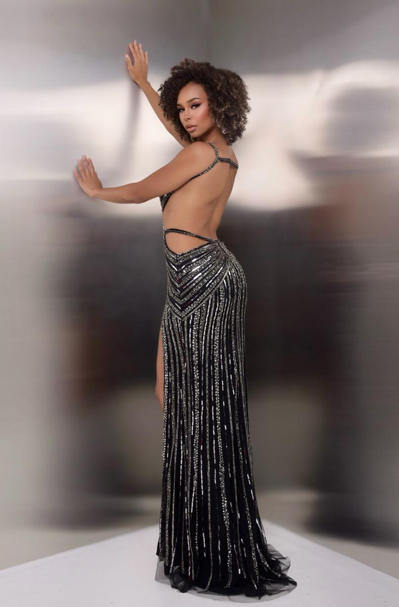 Jasz Couture 7906 – Black