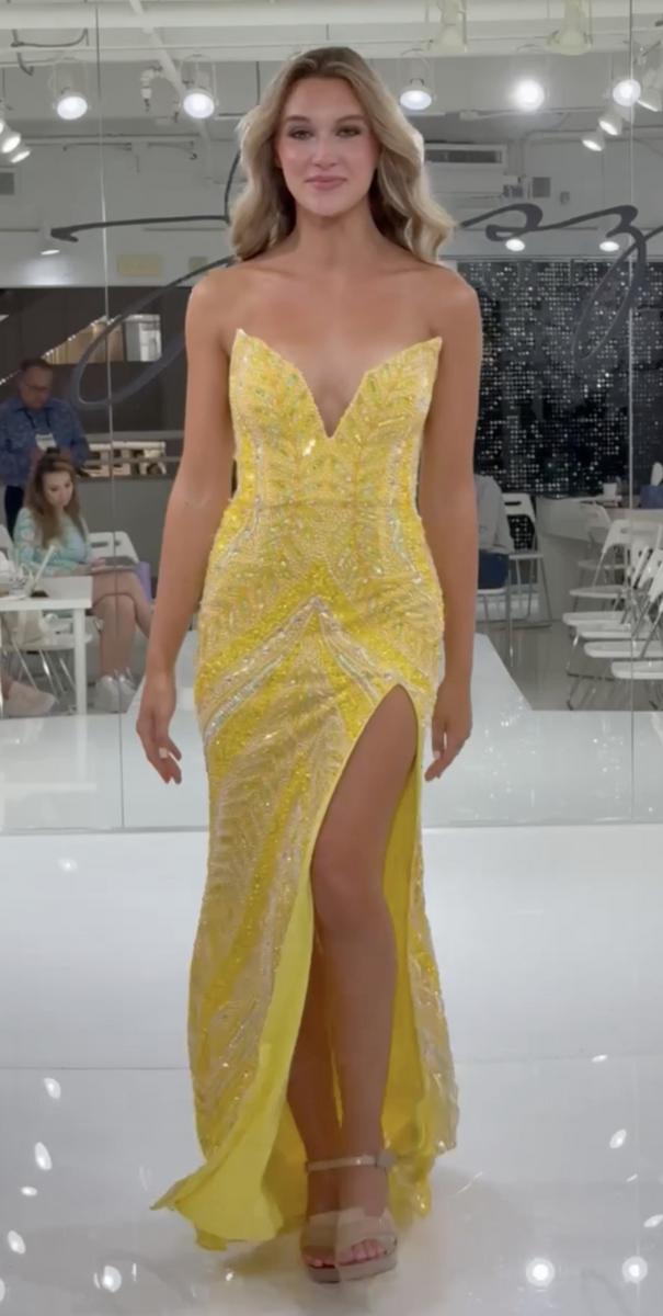 Jasz Couture 7910 – Yellow