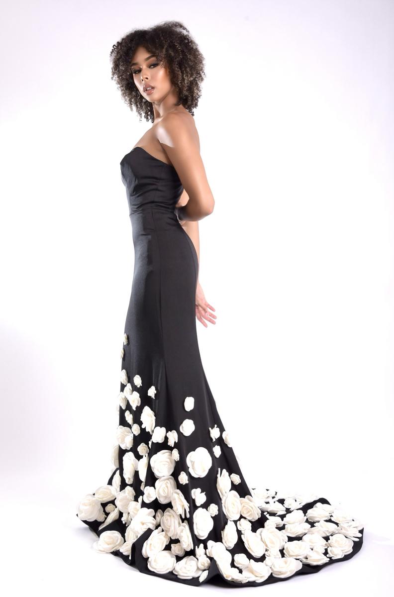 Jasz Couture 7945 – Black/White