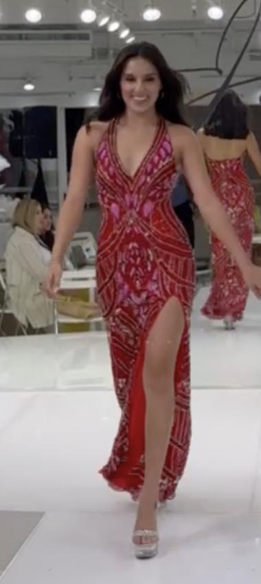 Jasz Couture 7967 – Red
